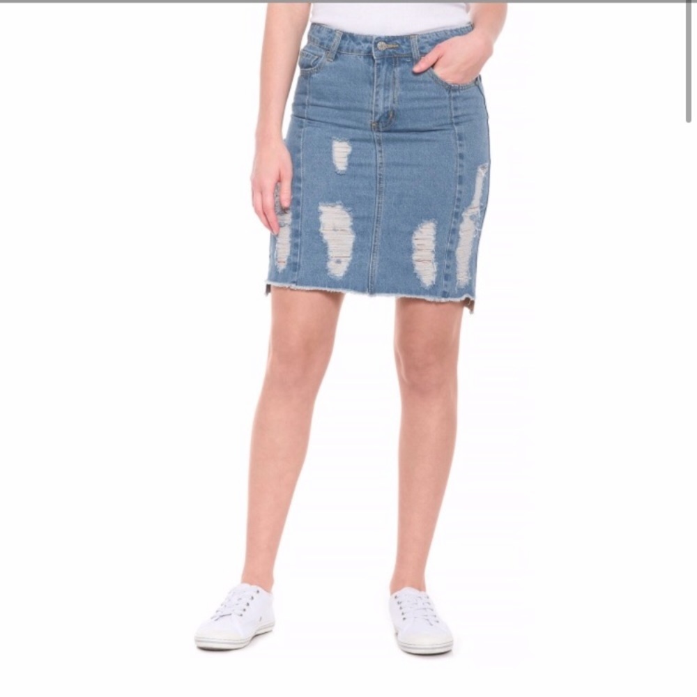 NWT Free Heart Five-Pocket Distressed Denim Skirt